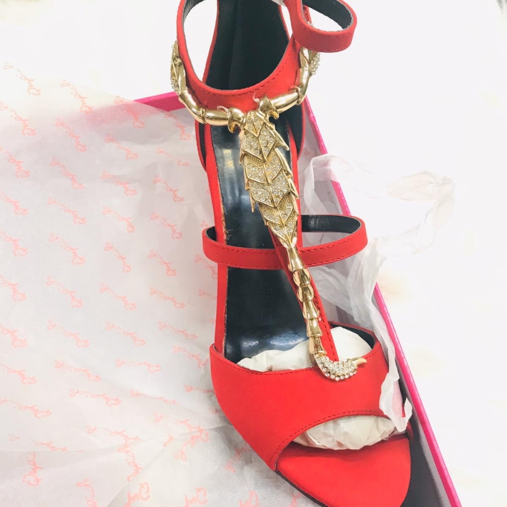 🆕️Red Rhinestone T-Strap Open Toe Single Soles Fa